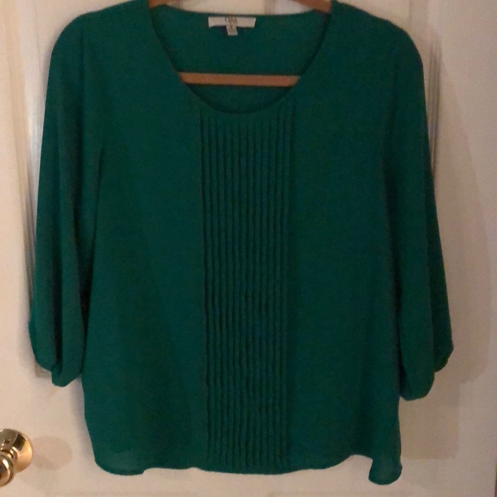 Green 3/4 sleeved top